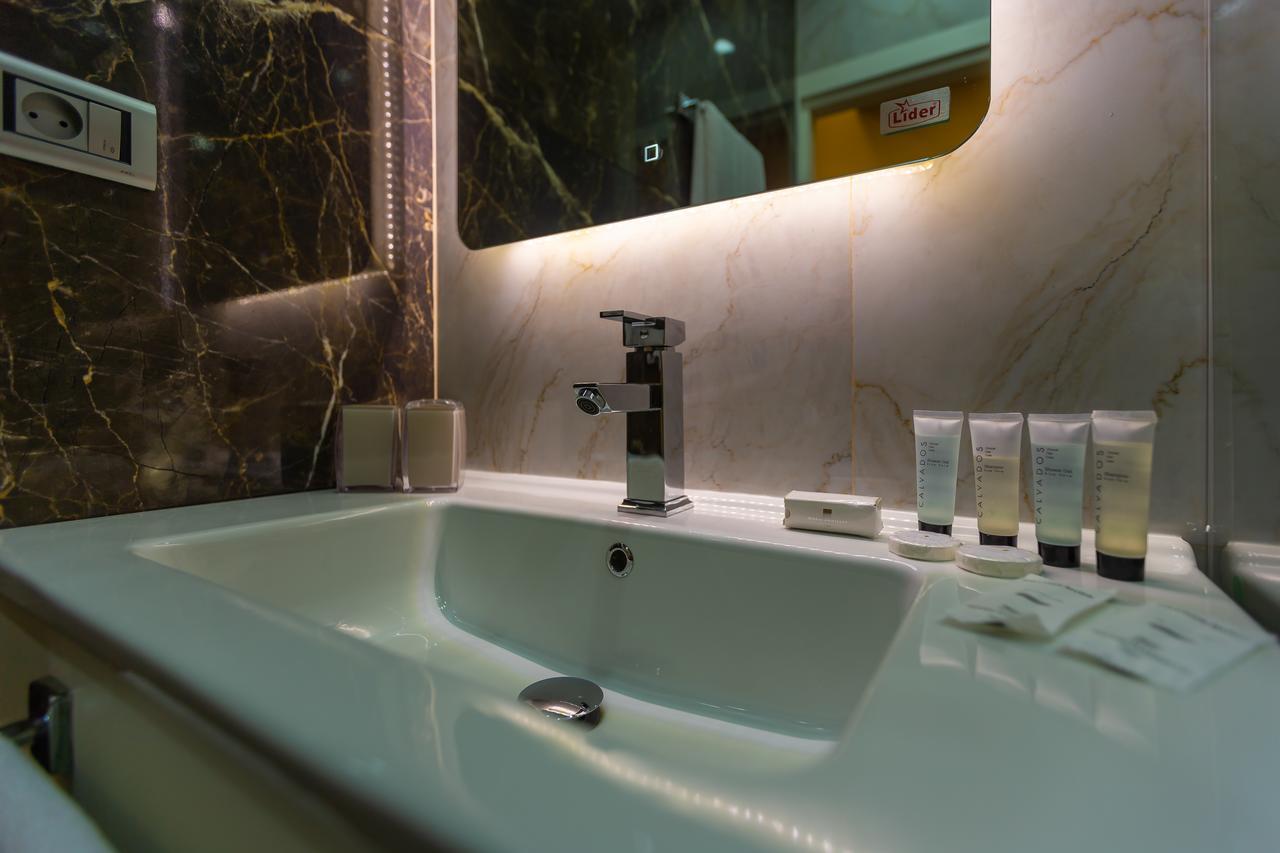 Aksent Hotel Baku Bagian luar foto
